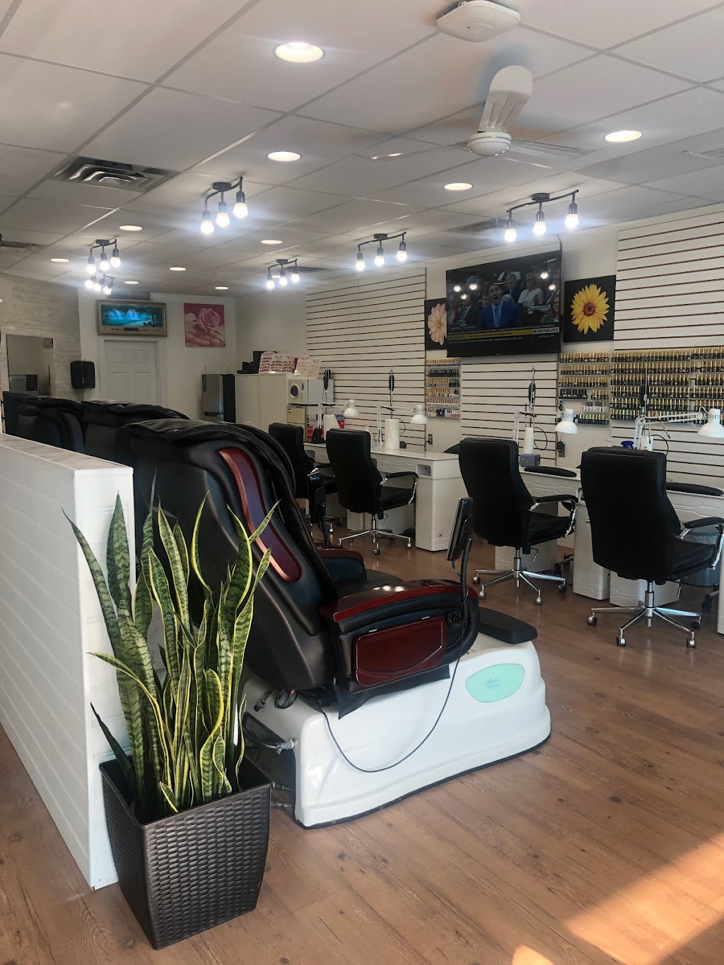 RN Nails & Spa | 3817 40 Ave, Red Deer, AB T4N 2W4, Canada | Phone: (403) 346-2888