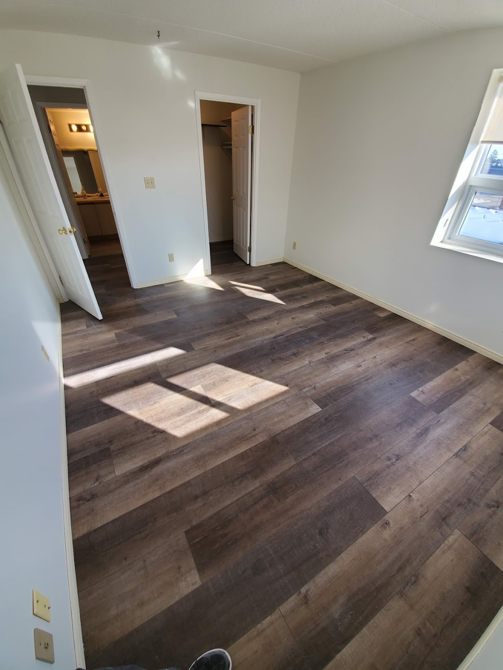 Aurora painting and tiling | Neustadt, ON N0G 2M0, Canada | Phone: (519) 447-0925