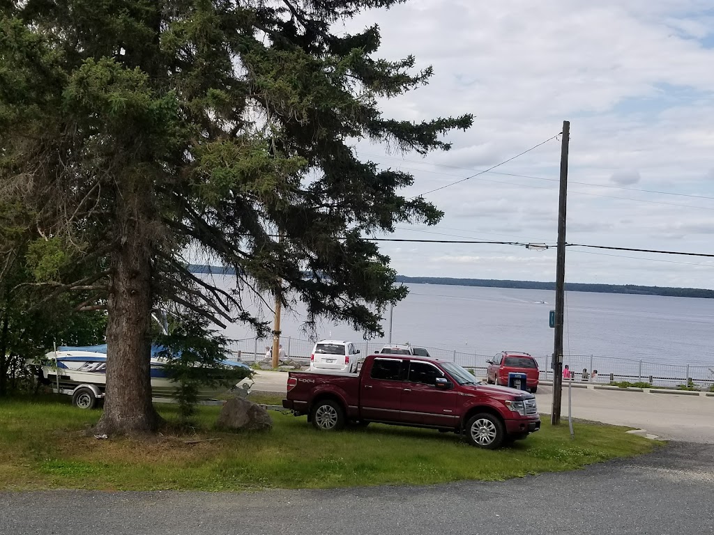Crescent Beach Cottages | 700 West Hawk blvd., Whiteshell, MB R0E 2H0, Canada | Phone: (204) 349-2214