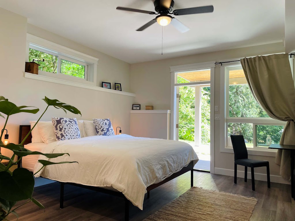 Corcra House Bed & Breakfast | 1999 Coach Rd, Roberts Creek, BC V0N 2W6, Canada | Phone: (778) 808-3100
