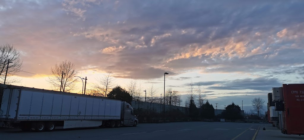 Loblaws Distribution Centre | 18800 Lougheed Hwy, Pitt Meadows, BC V3Y 2H6, Canada | Phone: (604) 460-6200