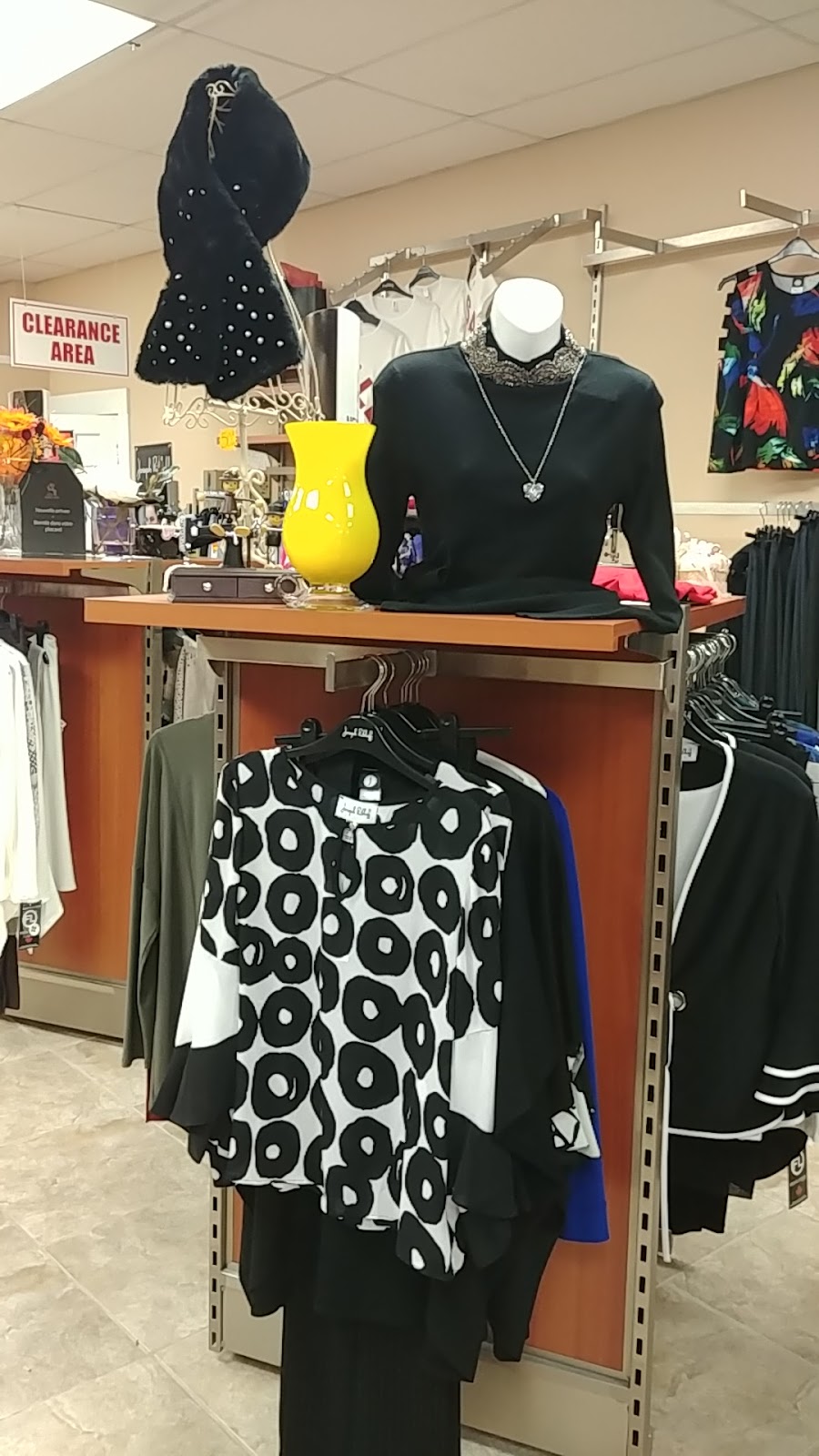 Emilias Boutique | 746 King St E, Cambridge, ON N3H 3N9, Canada | Phone: (519) 653-3247