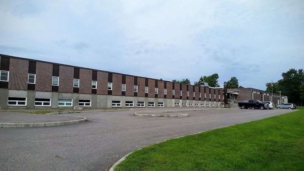 Mackenzie Community School | 87 Brockhouse Way, Deep River, ON K0J 1P0, Canada | Phone: (613) 584-3361