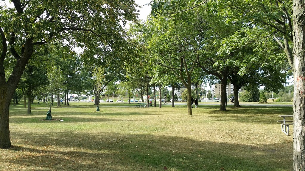 Marilyn Bell Park | 1095 Lake Shore Blvd W, Toronto, ON M6K 2R5, Canada | Phone: (416) 392-2489