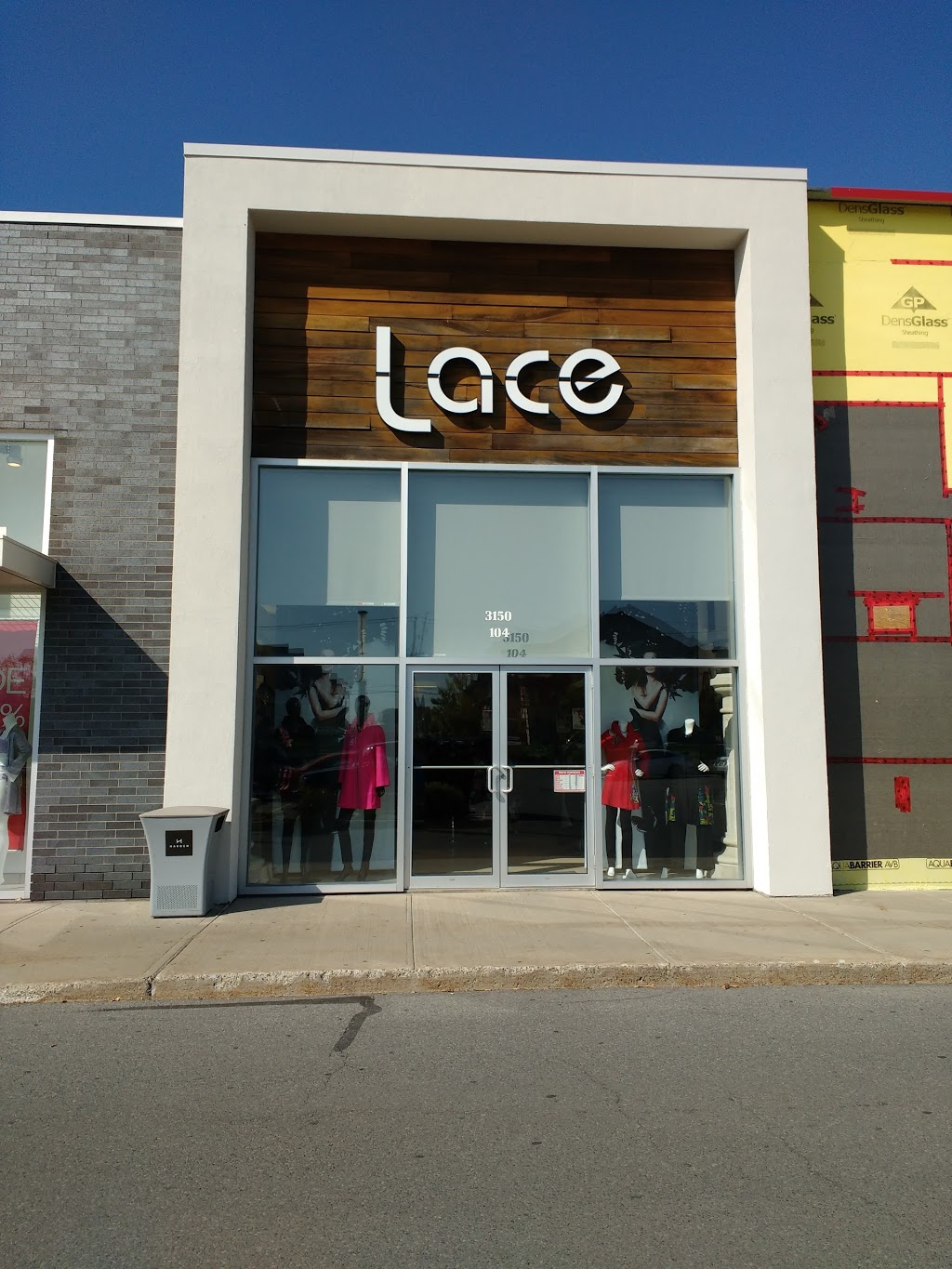 Boutique Lace | 3150 Boulevard de la Gare #104, Vaudreuil-Dorion, QC J7V 8W5, Canada | Phone: (450) 455-6125