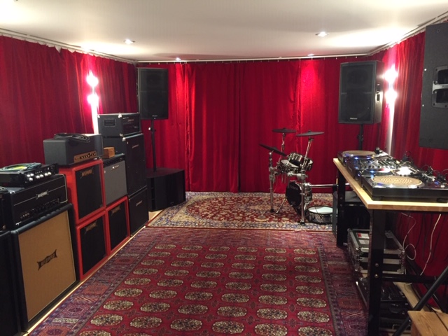 Gig Lab | 33 Villiers St, Toronto, ON M5A 1A9, Canada | Phone: (416) 461-2245