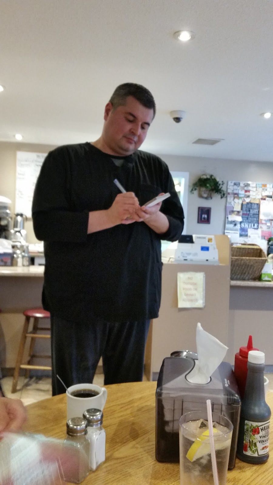 Village Cafe | 1875 Fourth Line, Ohsweken, ON N0A 1M0, Canada | Phone: (519) 445-0555