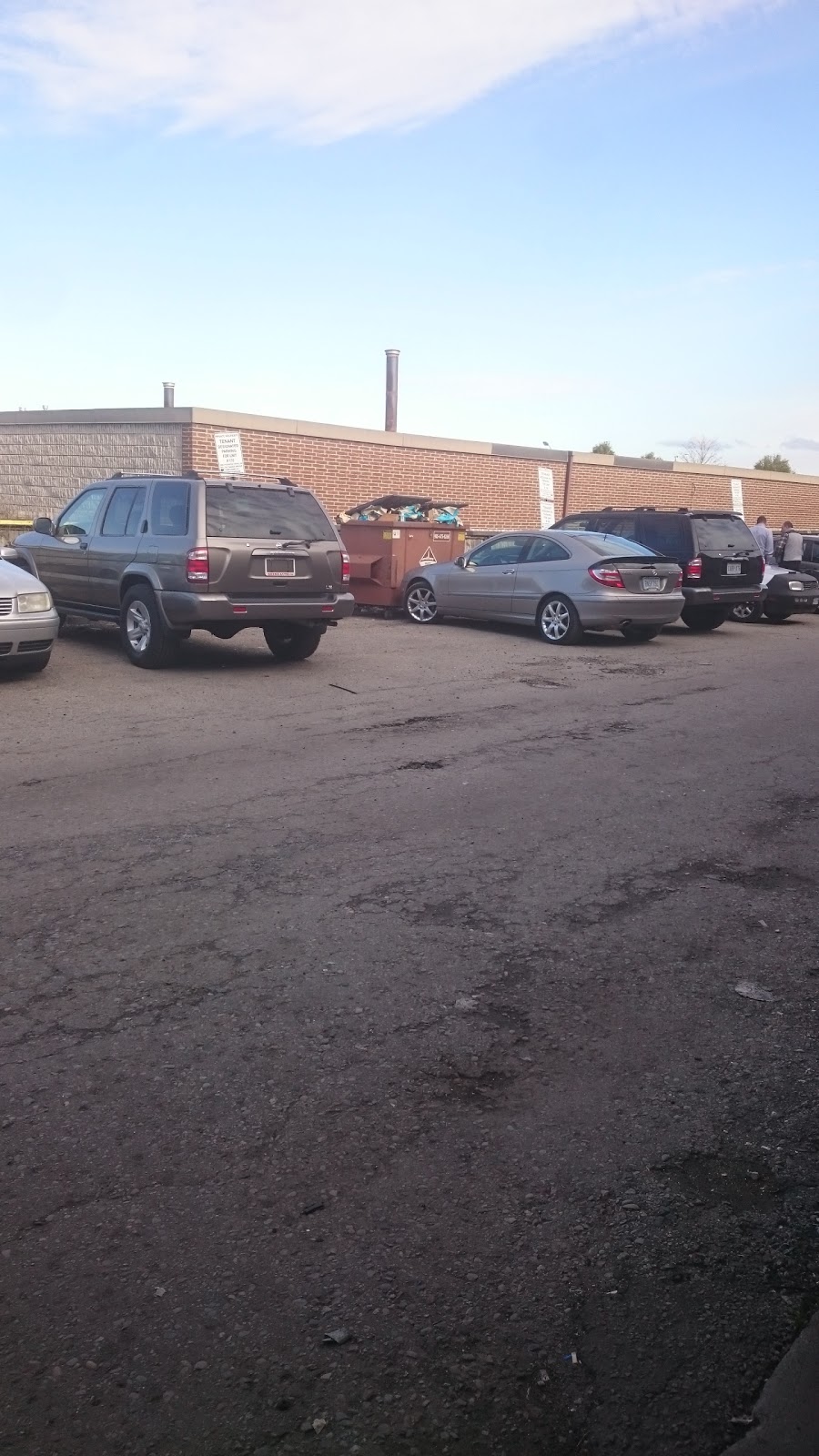 Uptown Auto & Tire Center | 172 Limestone Crescent, North York, ON M3J 2S4, Canada | Phone: (416) 762-3333