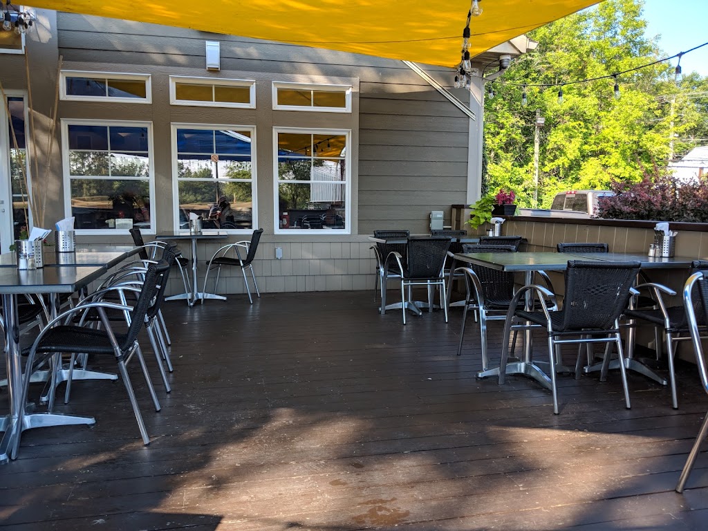 Restaurant Casseau Du Fort | 306 Chem. du Fleuve, Coteau-du-Lac, QC J0P 1B0, Canada | Phone: (450) 308-1110