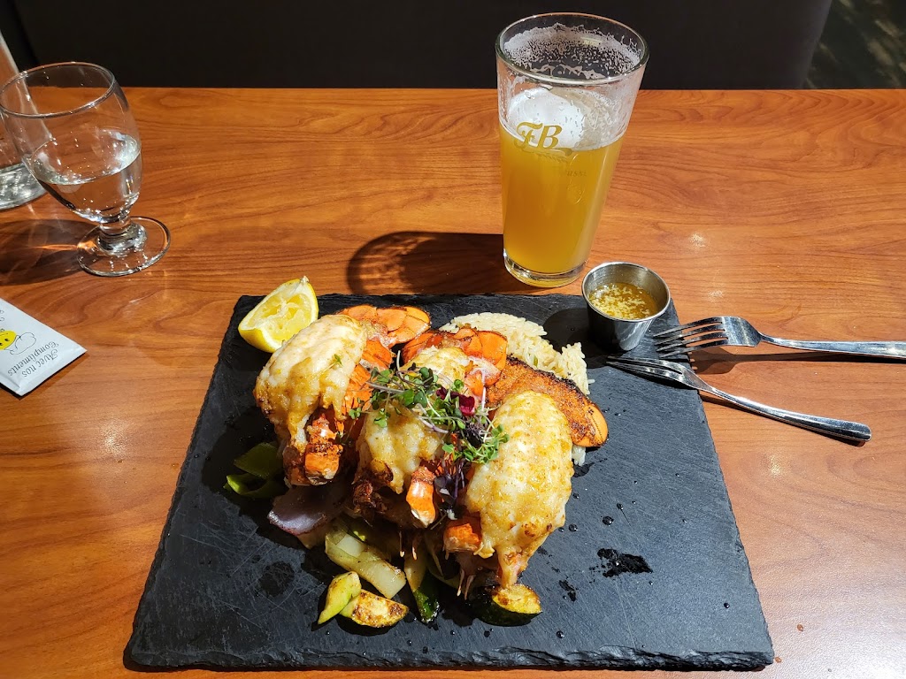 DIX 93 par Frampton Brasse - Resto-Pub | 1093 Bd Vachon N, Sainte-Marie, QC G6E 1M9, Canada | Phone: (418) 387-1093