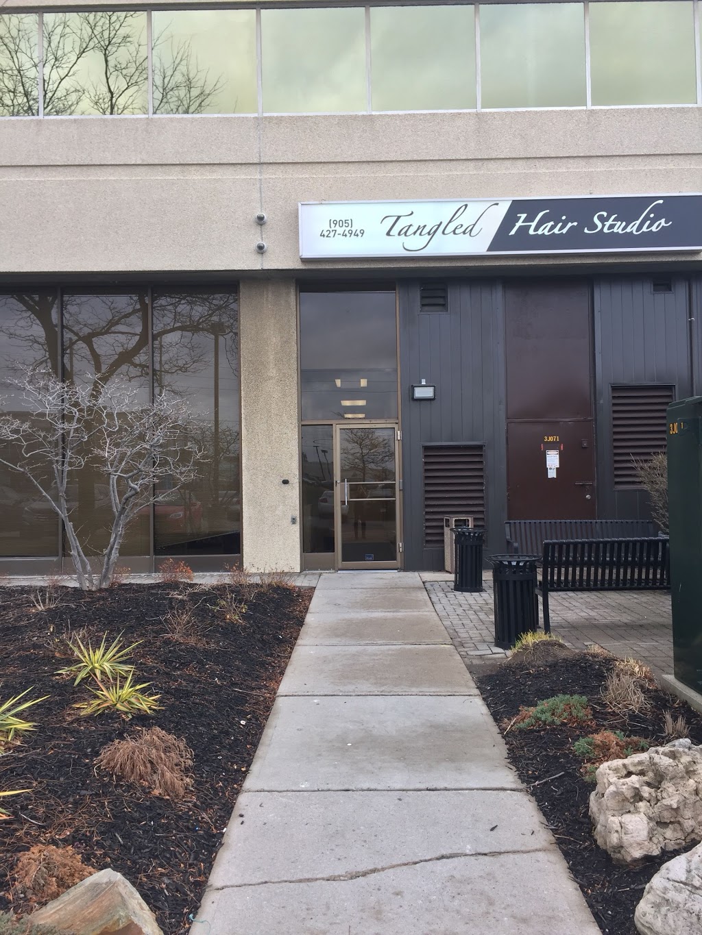 Tangled Hair Studio | 1305 Pickering Pkwy, Pickering, ON L1V 3P2, Canada | Phone: (905) 492-9333