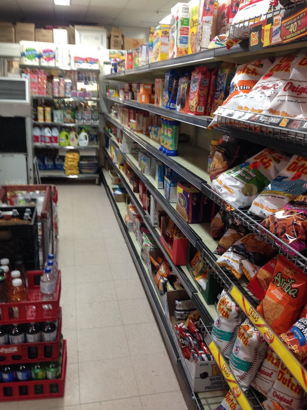 Depanneur Epicerie Chez Gaby | 301 Boulevard Deguire porte 57, Saint-Laurent, QC H4N 1P8, Canada | Phone: (514) 331-5070