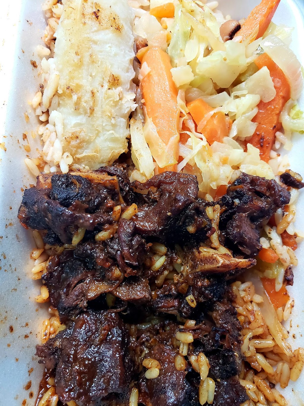 Yah Man Caribbean Restaurant | 461 Pharmacy Ave, Scarborough, ON M1L 3G7, Canada | Phone: (647) 575-8972