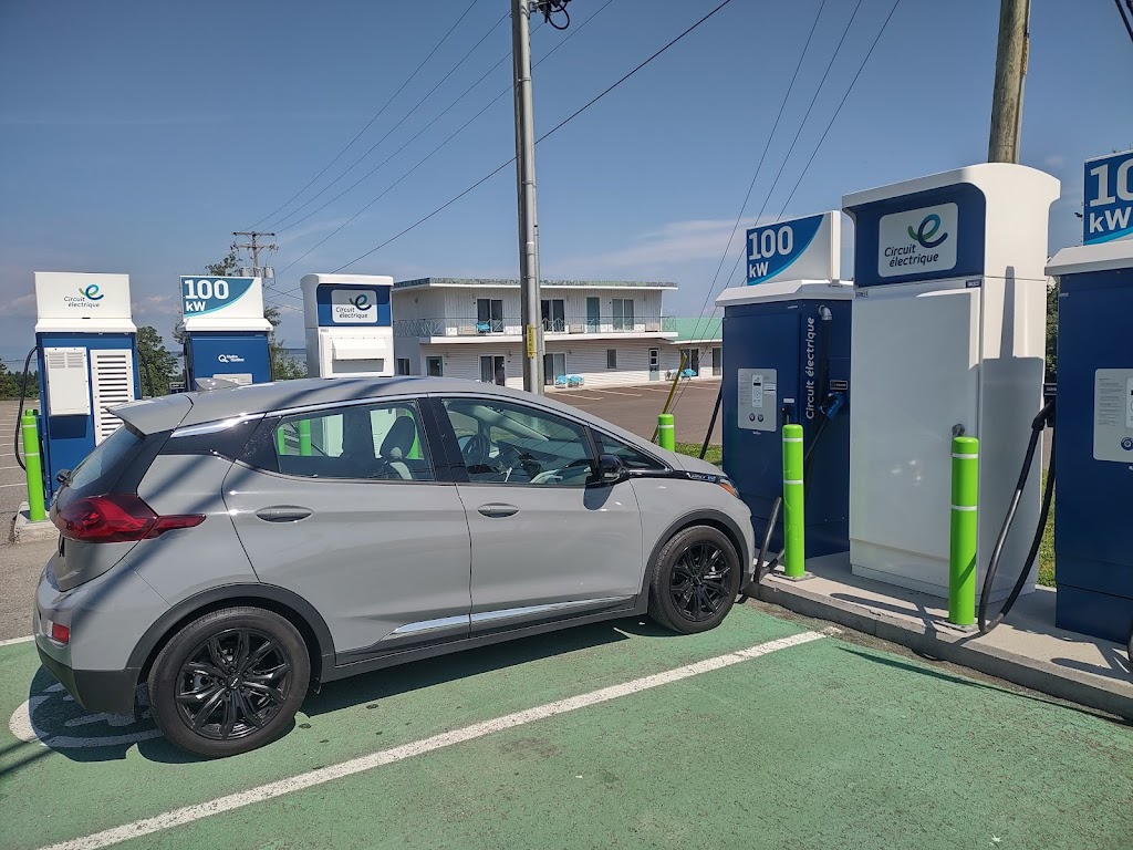 Circuit électrique Charging Station | 69 QC-132, Trois-Pistoles, QC G0L 4K0, Canada | Phone: (800) 686-9243
