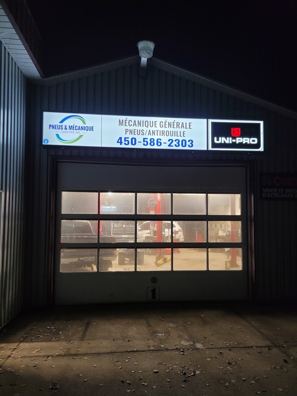 Pneus & Mécanique Lavaltrie | 521 Chem. de Lavaltrie, Lavaltrie, QC J5T 3L3, Canada | Phone: (450) 586-2303