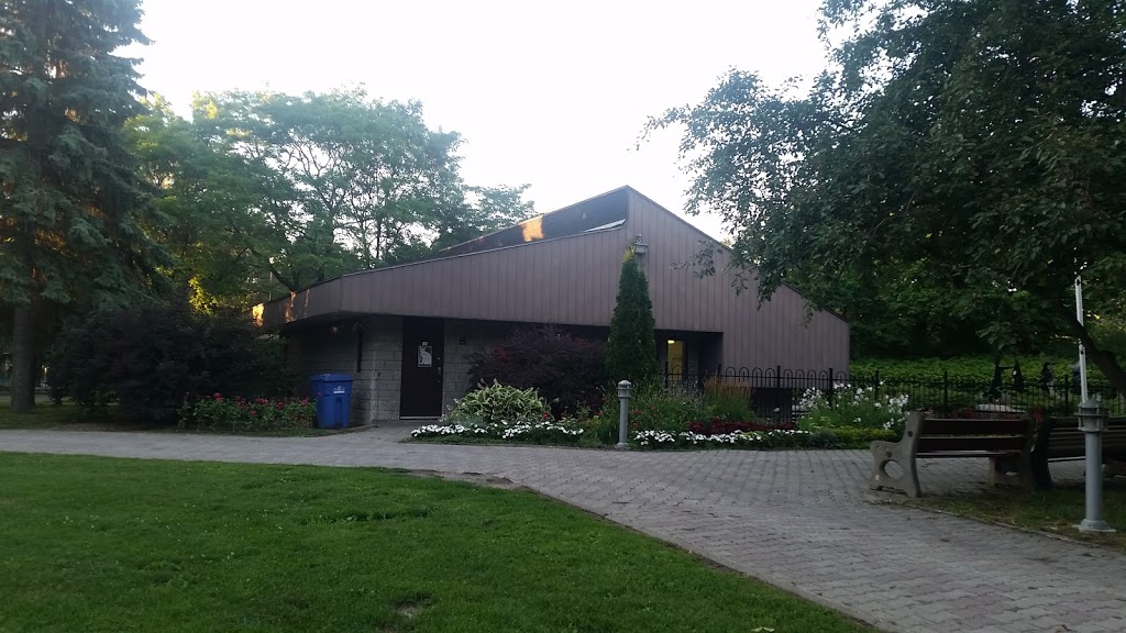 Parc Rembrandt | Avenue Rembrandt, Côte Saint-Luc, QC H4W, Canada | Phone: (514) 872-0311