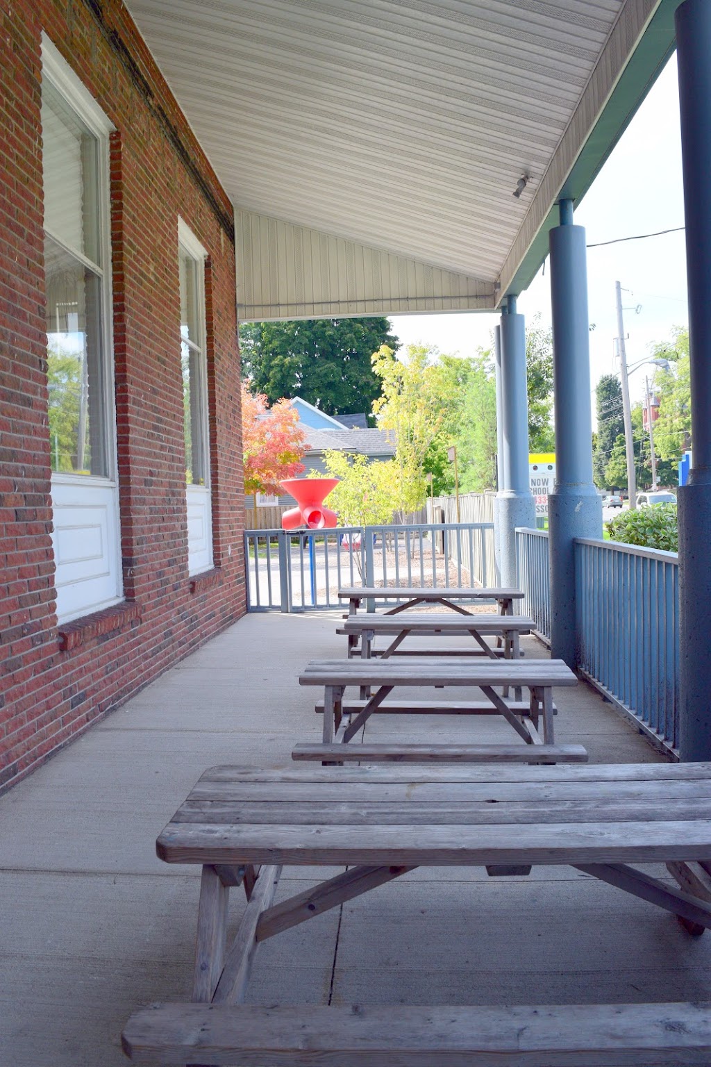 Montessori Academy of London - Oxford | 311 Oxford St E, London, ON N6A 1V3, Canada | Phone: (519) 433-9121