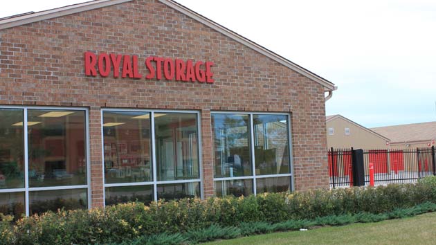 Royal Storage | storage | 612 Speedvale Ave W, Guelph, ON N1K 1E5, Canada | 5198215656 OR +1 519-821-5656