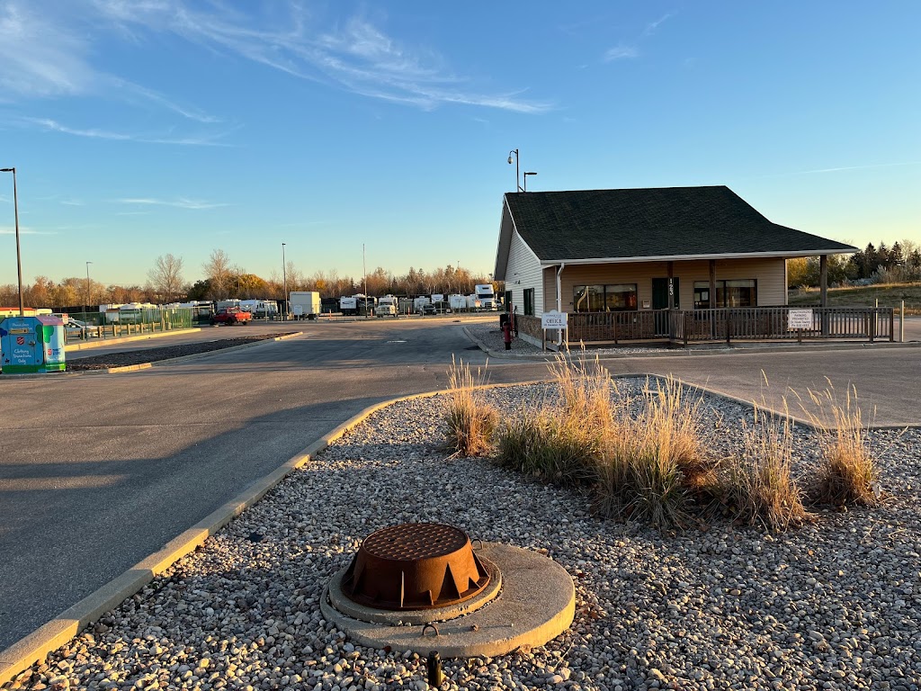 StorageVille – Reenders | 123 Reenders Dr, Winnipeg, MB R2C 5E8, Canada | Phone: (204) 272-4687