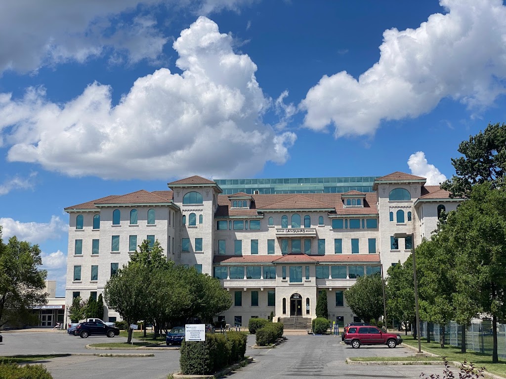 Vanguard School | 5935 Chem. de la Côte de Liesse, Saint-Laurent, QC H4T 1C3, Canada | Phone: (514) 747-5500