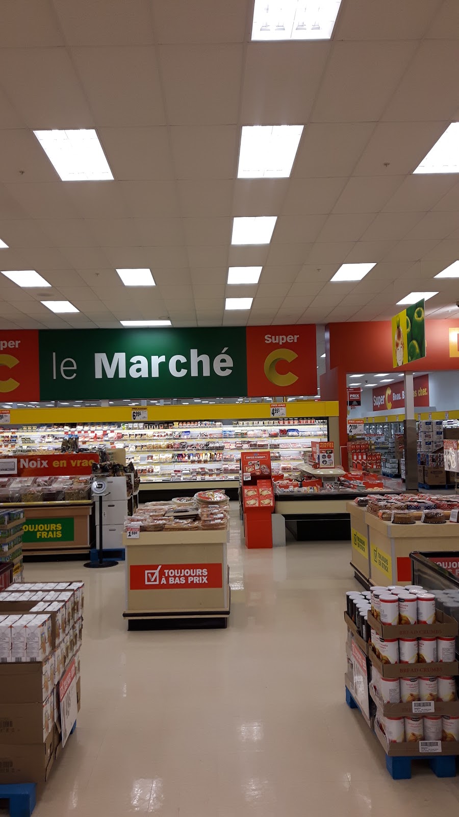 Carrefour Saint-Georges | 8585 Boulevard Lacroix, Saint-Georges, QC G5Y 5L6, Canada | Phone: (418) 228-1513