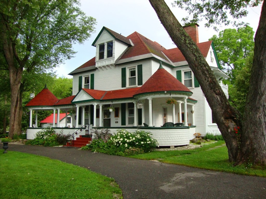Trois Erables | 801 Chemin Riverside, Wakefield, QC J0X 3G0, Canada | Phone: (819) 459-1118