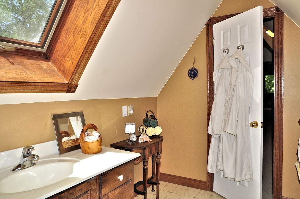 Baby Bear Bed and Breakfast | 1290 Avonlea Lane, Minden, ON K0M 2K0, Canada | Phone: (705) 286-1404