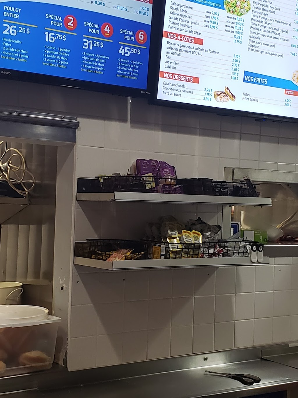 Rôtisserie Fusée | 1480 Rue Laviolette, Trois-Rivières, QC G9A 1W7, Canada | Phone: (819) 379-6333