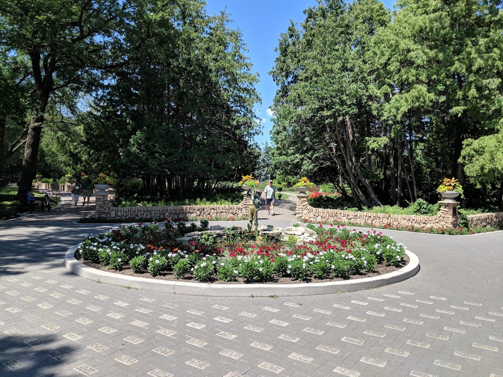 English Garden | Winnipeg, MB R3J, Canada