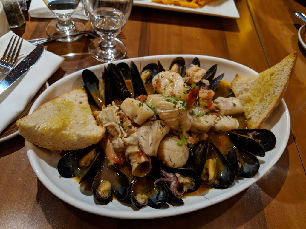 The Grand Chalet | 324 Steeles Ave E, Milton, ON L9T 1Y4, Canada | Phone: (905) 878-7934