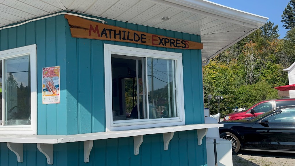 Chez Mathilde | 227 Rue des Pionniers, Tadoussac, QC G0T 2A0, Canada | Phone: (418) 235-4443