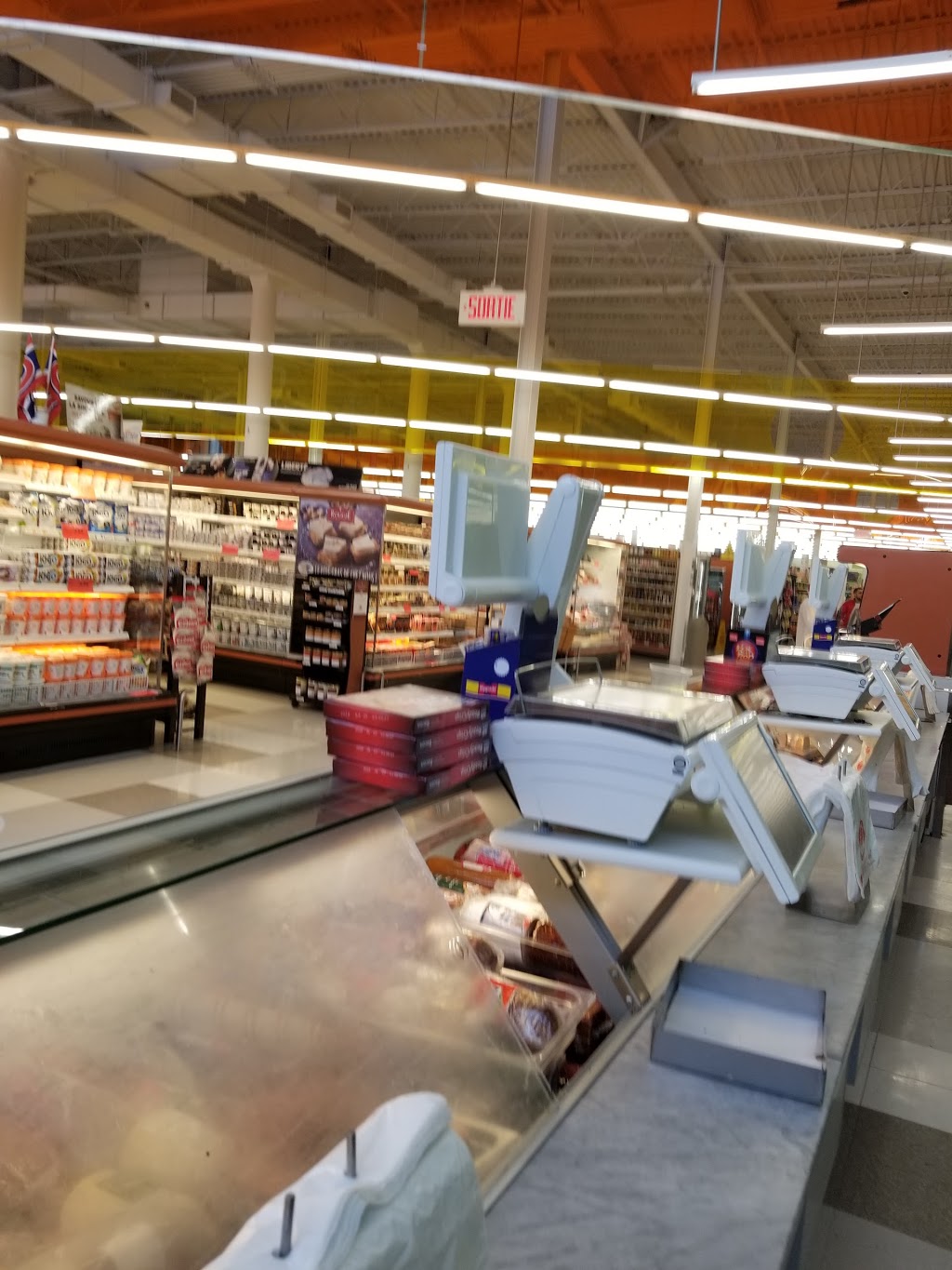 Adonis | 8880 Boulevard Leduc, Brossard, QC J4Y 0G4, Canada | Phone: (450) 656-9595