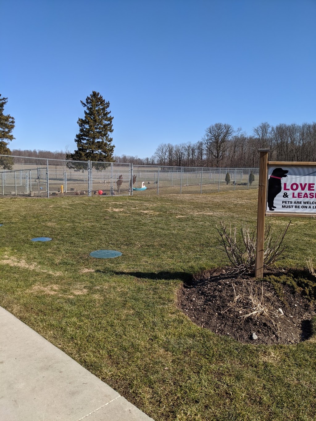 Adelaide Barks Dog Daycare and Boarding | 23550 Highbury Ave N, London, ON N0M 1P0, Canada | Phone: (519) 854-1214