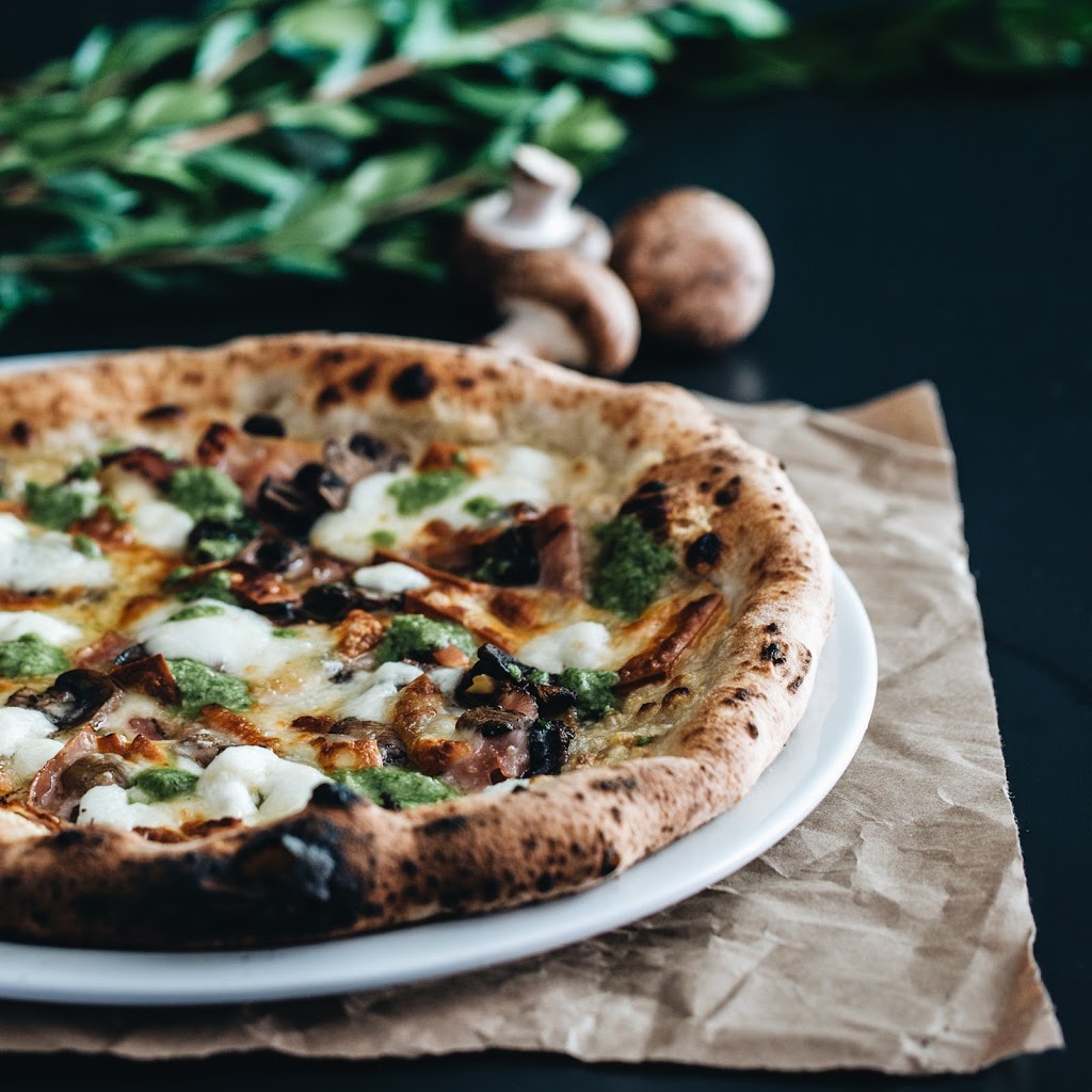 Pizzéria NO.900 - Vaudreuil | 41 Boulevard de la Cité-des-Jeunes suite 110, Vaudreuil-Dorion, QC J7V 0N3, Canada | Phone: (450) 732-0900