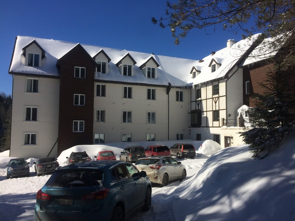 Résidences Le Vieux Sage | 725 Rue de la Montagne, Mont-Tremblant, QC J8E 2V2, Canada | Phone: (819) 425-7243