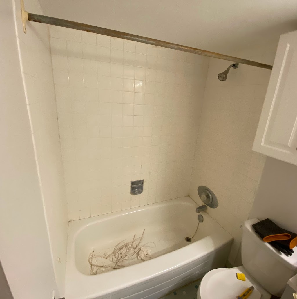 Bathtub Reglaze | 55 Snelgrove Crescent, Barrie, ON L4N 6R6, Canada | Phone: (647) 308-1209