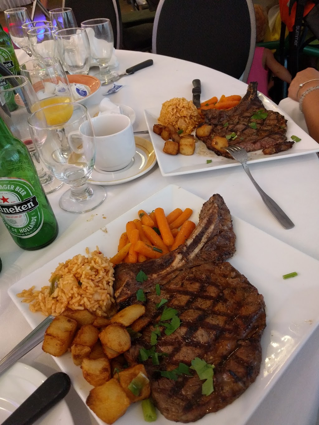 Greek House Restaurant | 13081 Boul Gouin O, Pierrefonds, QC H8Z 1X1, Canada | Phone: (514) 624-6161