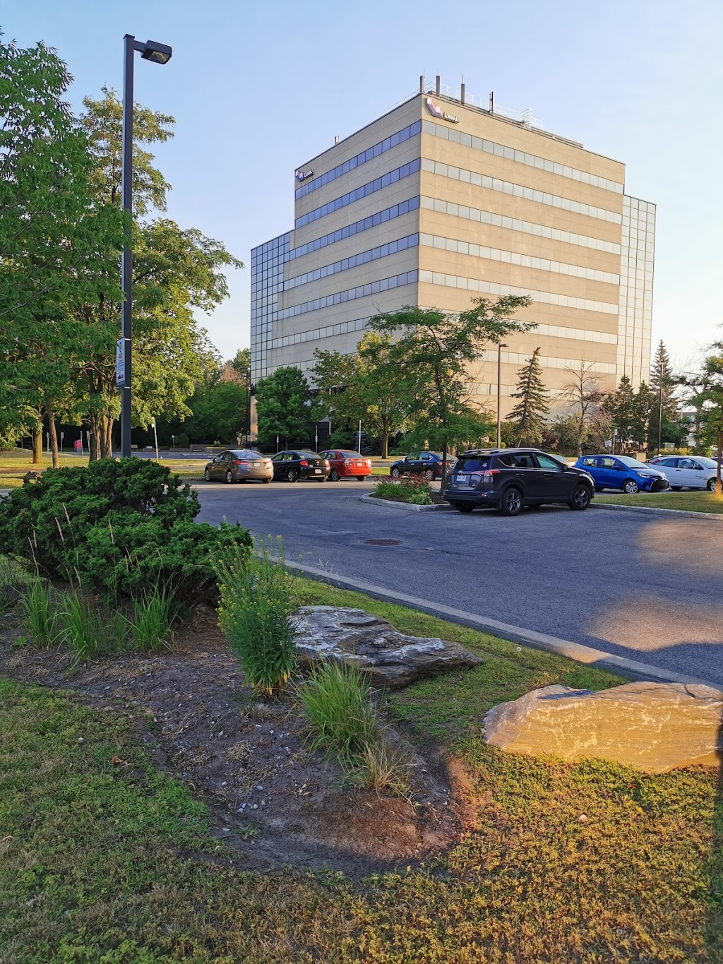 Laval Multiservice Counter | 1333 Bd Chomedey, Laval, QC H7V 3Y1, Canada | Phone: (450) 978-8000