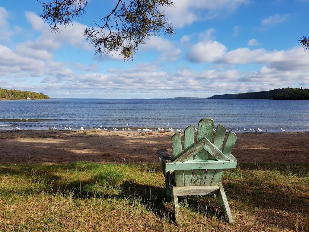 West Bay Lodge | MChigeeng, ON P0P 1G0, Canada | Phone: (705) 377-4987