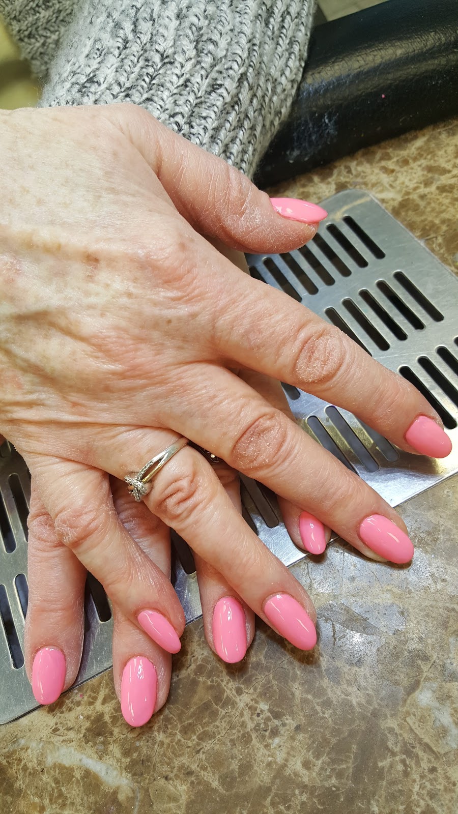Lotus Nails & Spa | 8 Conway St, Red Deer, AB T4P 0N1, Canada | Phone: (403) 356-9128