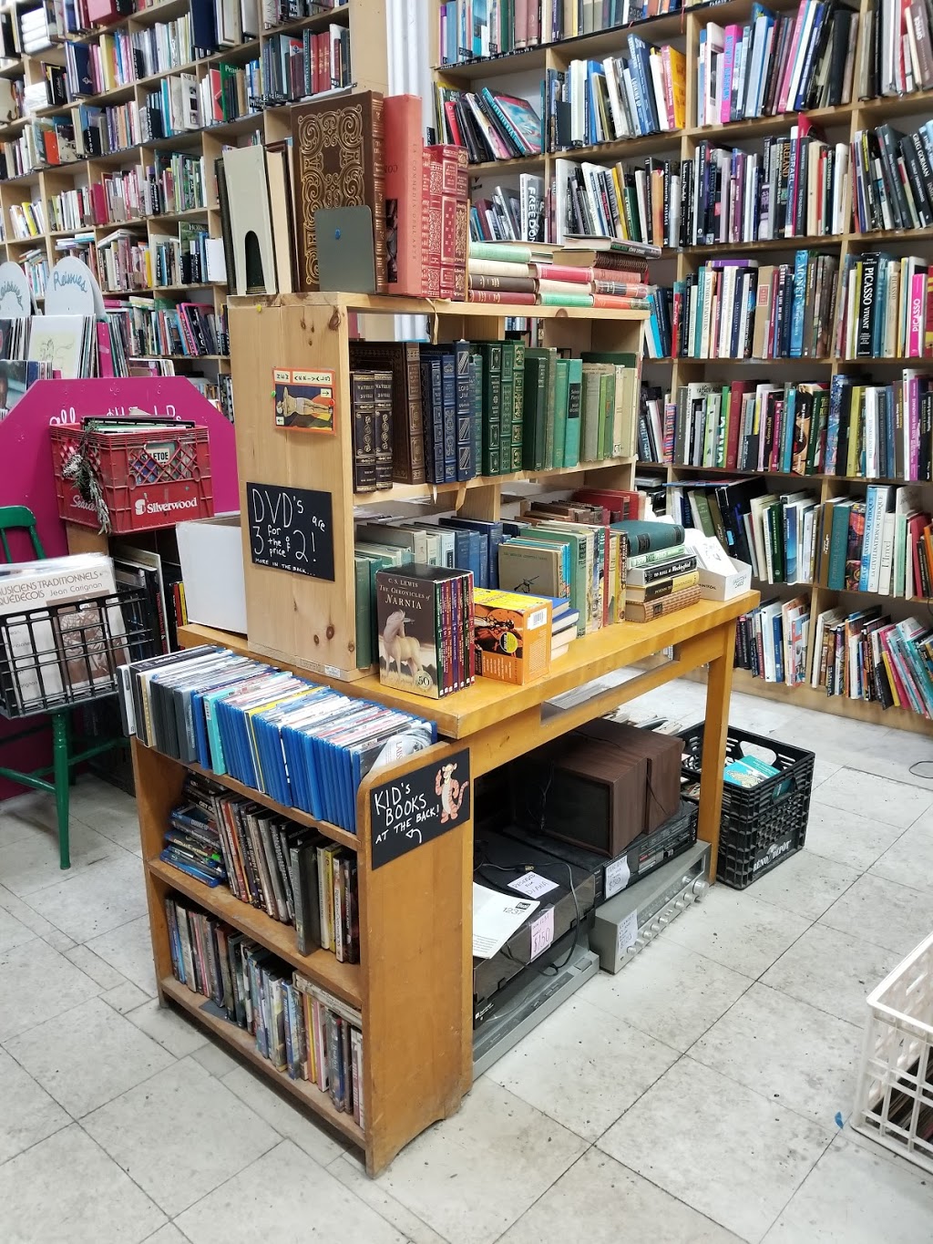 Encore Books & Records | 5670 Rue Sherbrooke Ouest, Montréal, QC H4A 1W7, Canada | Phone: (514) 482-5100