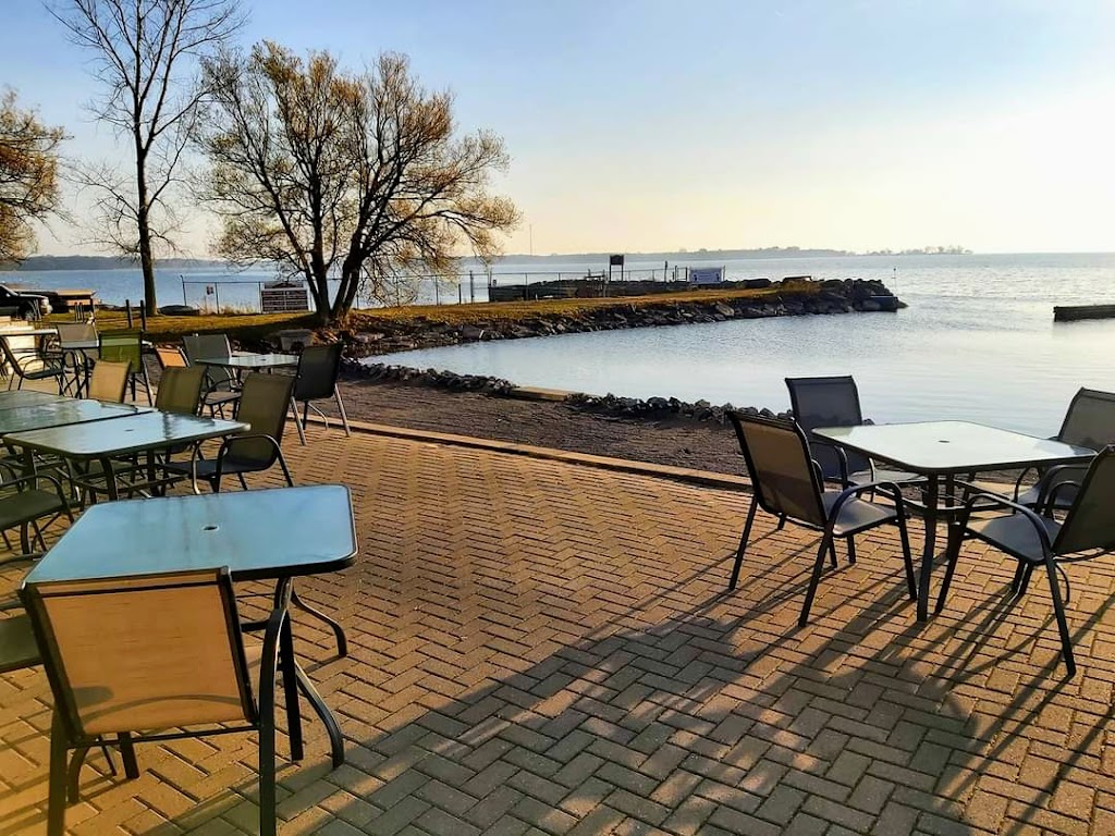 Harbourview Marina Restaurant | 5 Bay St W, Brighton, ON K0K 1H0, Canada | Phone: (613) 475-1515