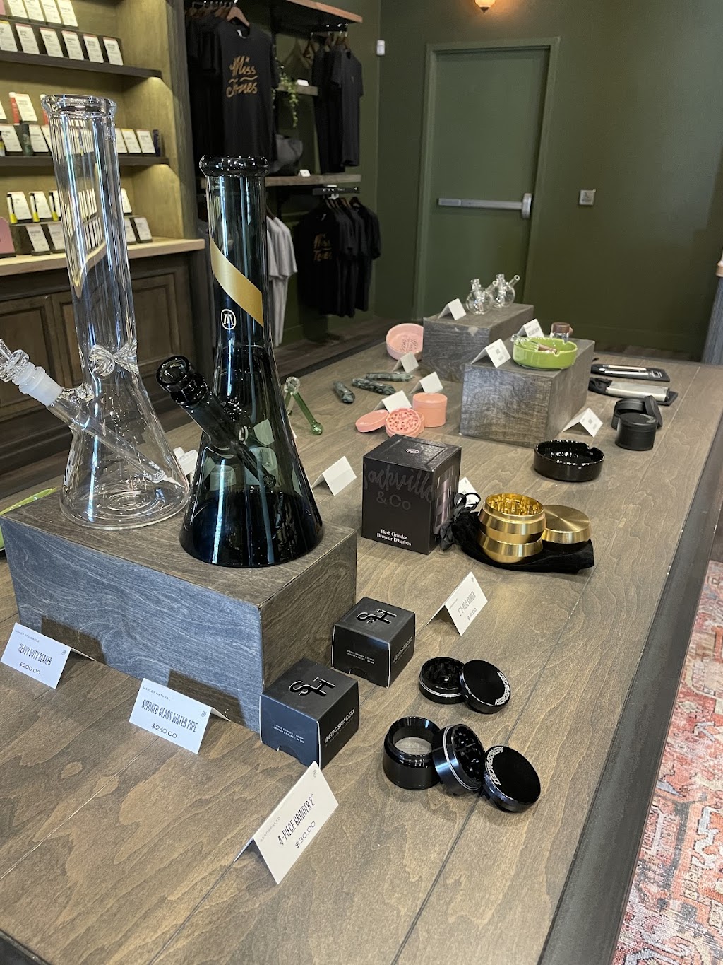 Miss Jones Allandale Outpost | 279 Yonge St Unit 1, Barrie, ON L4N 7T9, Canada | Phone: (705) 881-2469