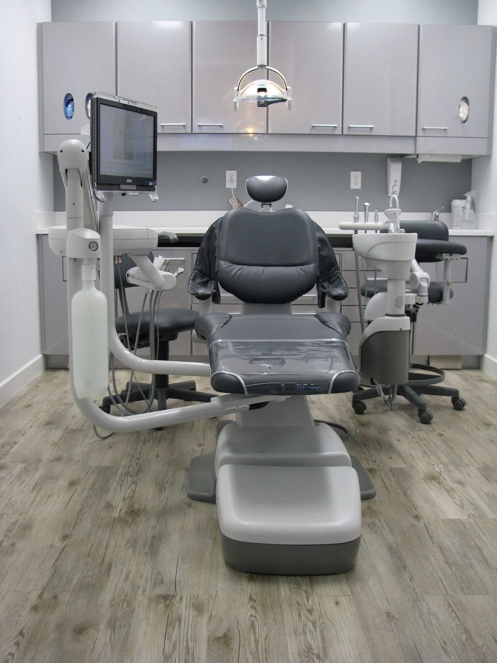 Centric Dental | 1650 Elgin Mills Rd E, Richmond Hill, ON L4S 0B2, Canada | Phone: (905) 508-3663