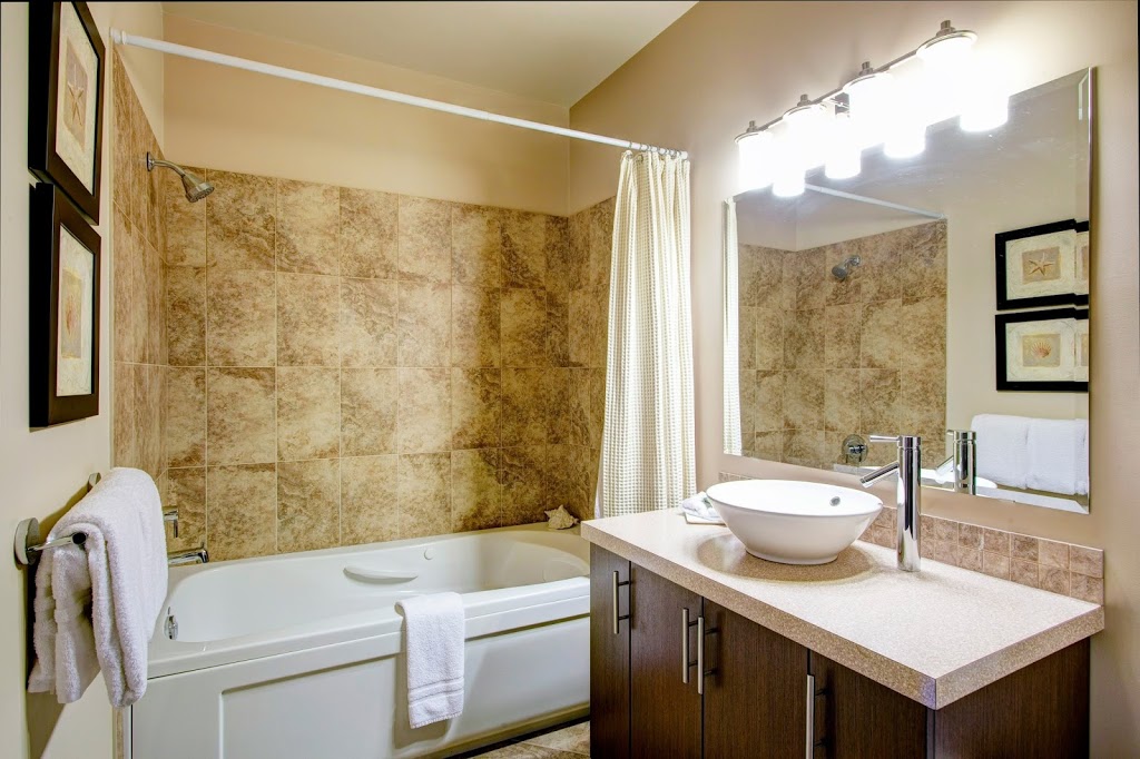 Sunrise Ridge Waterfront Resort | 1175 Resort Dr, Parksville, BC V9P 2E3, Canada | Phone: (250) 248-4674