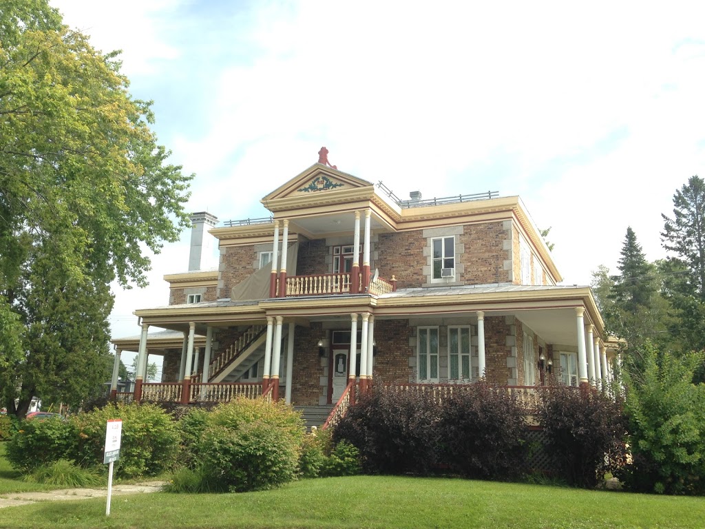 Maison-LEden | 382 Rue de lÉglise, Saint-Basile, QC G0A 3G0, Canada | Phone: (418) 329-1000