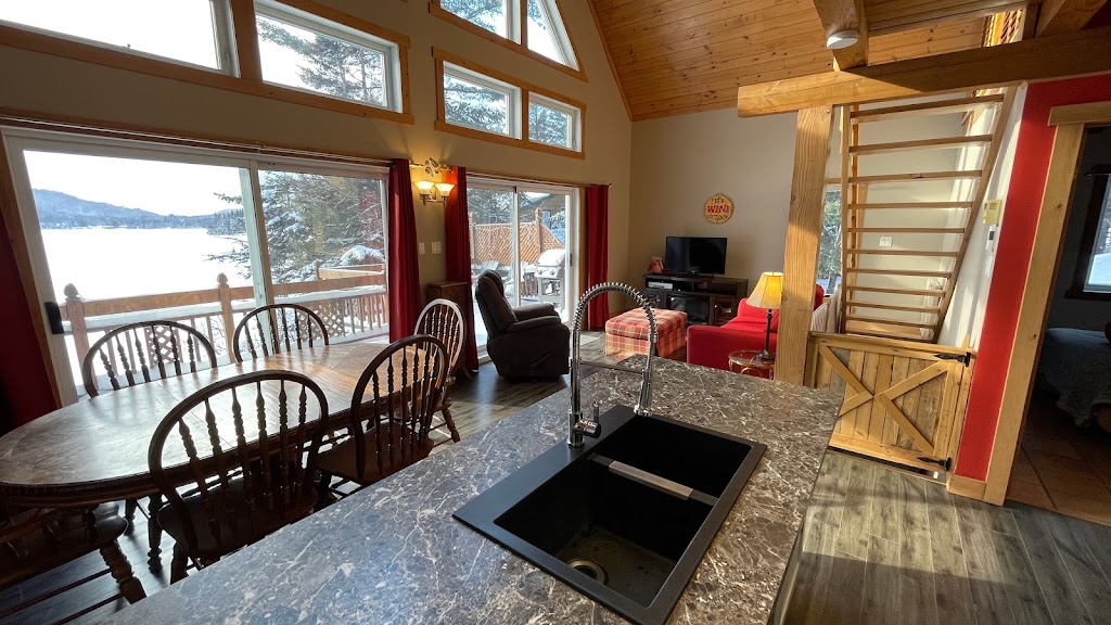 Chalet Le Ptit Prince | 1961 Chem. du Lac Quenouille, Val-des-Lacs, QC J0T 2P0, Canada | Phone: (514) 967-5196