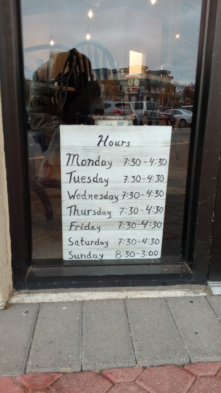 Bevan Bistro | 2376 Bevan Ave, Sidney, BC V8L 4Z9, Canada | Phone: (250) 656-2021