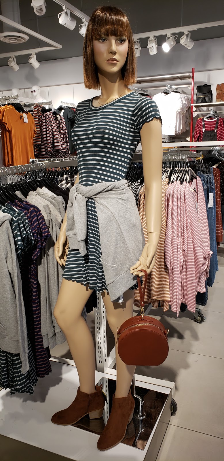 Forever 21 | 465 Bayfield St, Barrie, ON L4M 4Z9, Canada | Phone: (705) 737-1286
