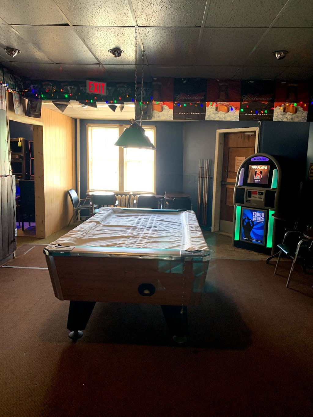 Elveras Bar And Hotel | 300 Albert St, Radisson, SK S0K 3L0, Canada | Phone: (306) 827-2150